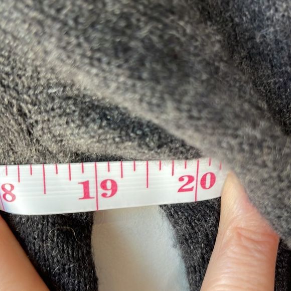 Vince Dark Grey V-Neck Cashmere Sweater - Picture 7 of 9